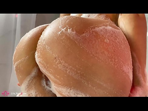 ❤️ Brunette o ipholla litho tsa botona kapa botšehali ho li khotsofatsa Pussy e nang le Vibrator ho ea ho Intense Orgasm in Shower ho rona st.tukifporno.ru ﹏